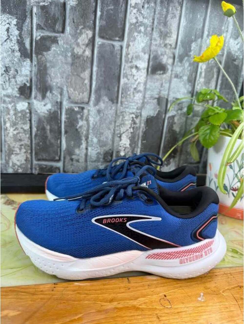 Brooks Glycerin GTS 21 Women’s Size 8 Wide Blue Running Shoes